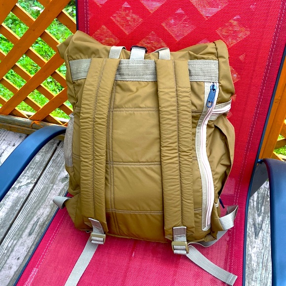 Backpack - Picture 9 of 10